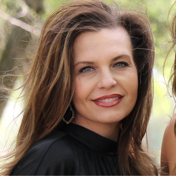 Meet your Posher, Monica - Picture 1 of 1